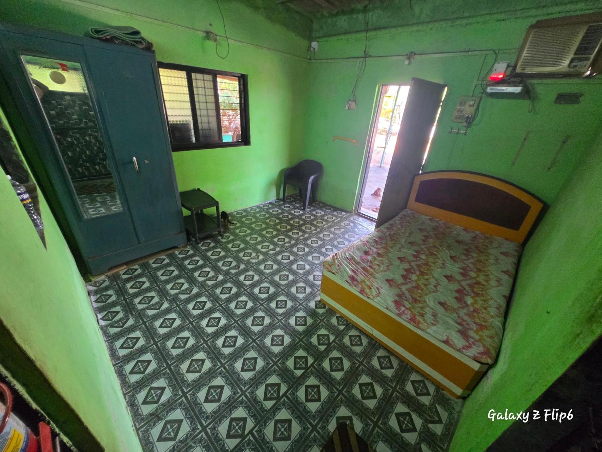 Sea Touch Beach Resort Harihareshwar Rom bilde