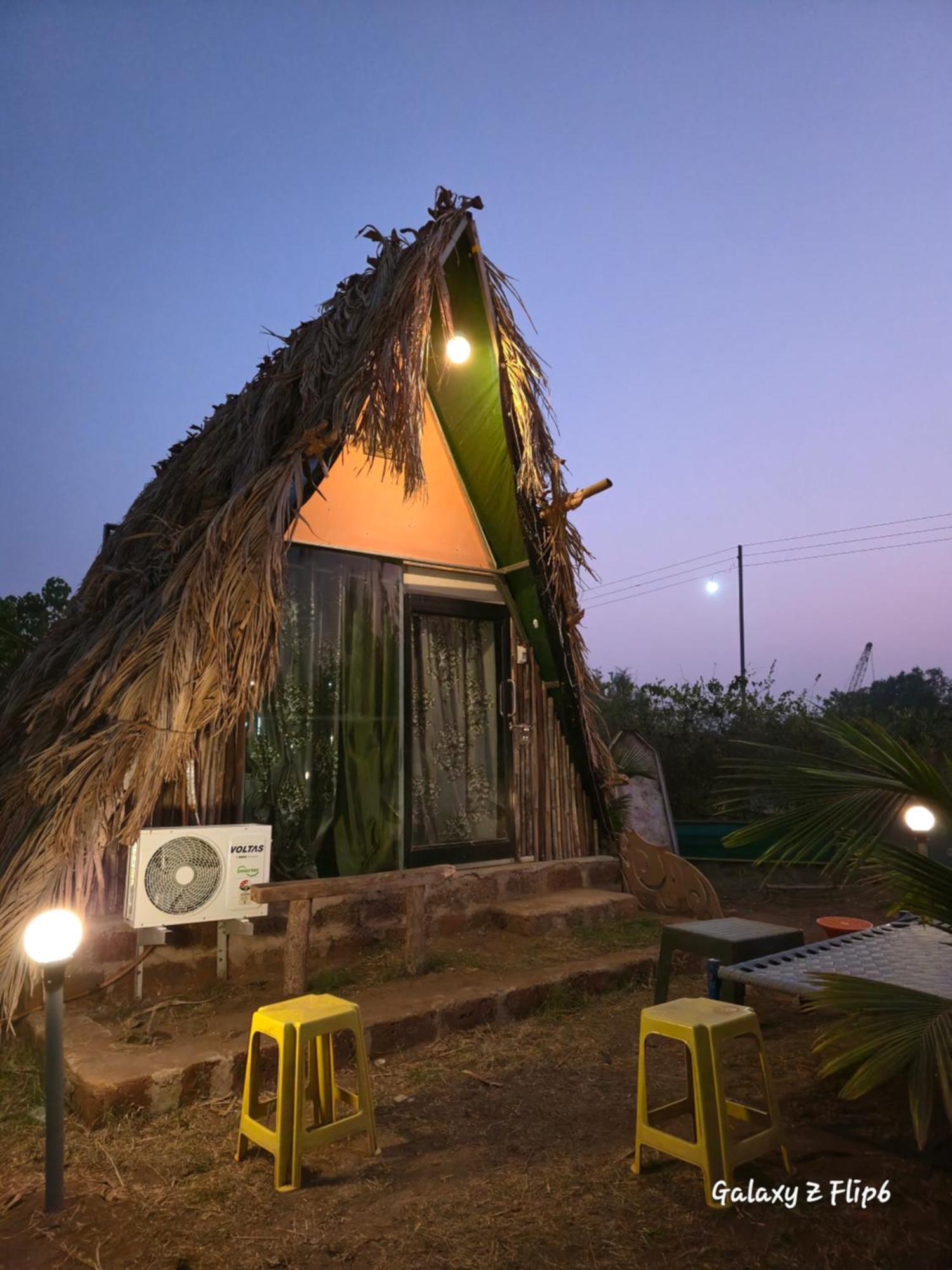 Sea Touch Beach Resort Harihareshwar Eksteriør bilde